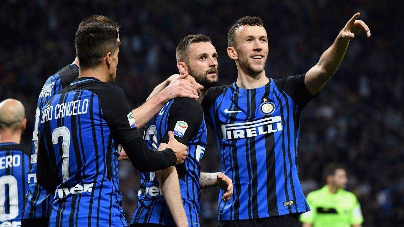 巨人不可撼 巨人不可撼